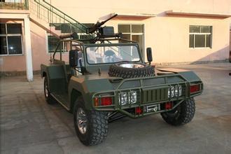 国产伞兵突击车越野视频,极限性能展现战地风采